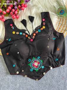 Wunderschöne Baumwollbluse mit Mehrfaden- und buntem Kodi- sowie Spiegel- und Ginny-Stickerei, handgefertigtes Design, Navratri-Bluse, indischer Exporteur - Product Image 3
