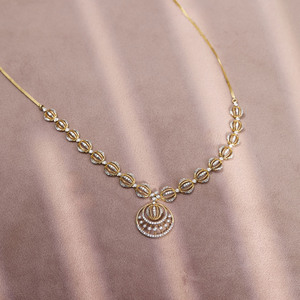 Collar de diamantes con estación de bola en forma de jaula ornamentada - Product Image 3