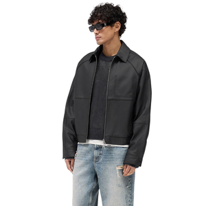 Veste en cuir véritable noire pour homme, col chemise, manches raglan, fermeture éclair bidirectionnelle, coupe courte et ample, style streetwear minimaliste - Product Image 1