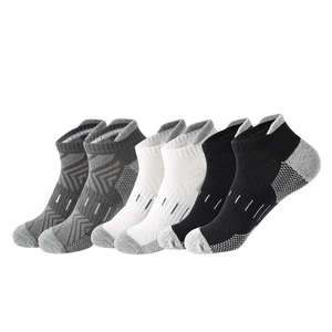 Chaussettes de sport en coton épaissies antidérapantes pour hommes, doublées polaire, respirantes, courtes, pour entraînement, marathon, course à pied, hauteur cheville, avec logo - Product Image 3