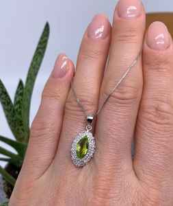 Colgante de Peridoto Natural en Plata de Ley 925 con Baño de Rodio, Joyería Fina Hecha a Mano, Piedra de Nacimiento de Agosto, Regalo para Mujer, Venta al por Mayor - Product Image 3