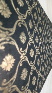 Tissu brocart traditionnel indien avec motif floral en Zari doré pour sari, lehenga, kurti, matière pour robe - Product Image 2