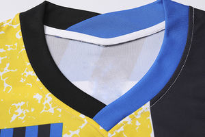 ชุดฟุตบอลสั่งทำพิเศษ สีเหลืองและสีดำ แขนสั้น พิมพ์ลาย โพลีเอสเตอร์ 100% พร้อมตัวเลือกโลโก้แบบกำหนดเอง - Product Image 5