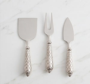 Juego de 3 piezas de cuchillos para queso de acero inoxidable, tenedor y cuchillo para servir queso con mango plateado texturizado para uso en la cocina. - Product Image 1