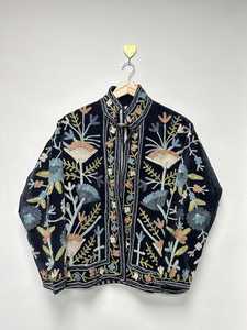 Chaqueta de terciopelo con bordado Suzani hecho a mano, chaqueta Suzani, ropa de invierno, abrigo para mujer, regalo para ella - Product Image 3
