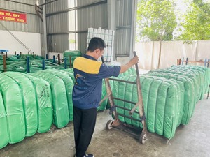 High Quality 15D64mm Green Staple Polyester Fiber Siliconized Flame Retardant Excellent <b>Pillow</b> Toy Padding Direct Largest - Product Image 4