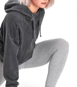 Sweat-shirt à capuche premium pour femme en molleton de coton délavé à l'acide, avec cordon de serrage réglable, doux, chaud, à manches longues, pour usage décontracté - Product Image 3