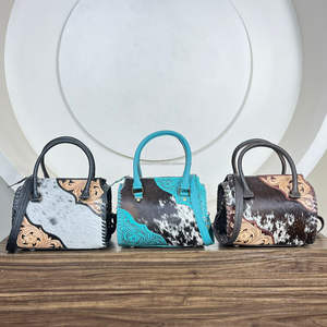 Bolsa de Viaje Deportiva de Cuero Vacuno 100% Genuino, Tallada a Mano con Diseño Floral, Estilo Western, Portátil, Tipo Duffel, para Fin de Semana - Product Image 5