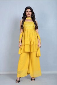 Blusa Étnica Negra con Diseño en Capas y Adornos, para Mujer, Ideal para Fiestas, de Algodón y Rayón, Corte Regular, Largo Regular, India, Pakistán - Product Image 2