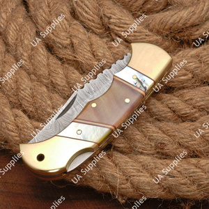 Navaja de bolsillo plegable de acero de Damasco forjada a mano, mango de latón y cuerno de carnero, alta calidad, EDC, táctica, para caza y camping, OEM ODM, 3 pulgadas - Product Image 6