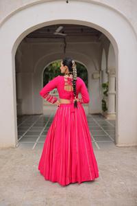 Top Romano Bordado con Diseño Kutchi Gamthi y Lehenga con Encaje Gotal Patti, Listo para Usar, Colección Especial Navratri - Product Image 6