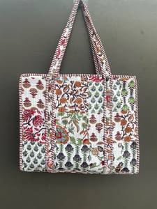 Floral Quilted Cotton Tote Bag Reusable <b>Canvas</b> <b>Shopper</b> Bag with Zipper for Women Daily Shopping Travel - Product Image 2