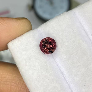 Tourmaline facettée ronde taille brillant, pierre précieuse naturelle de 6,30 mm, 1,10 carat, pour la fabrication de bijoux - Product Image 1