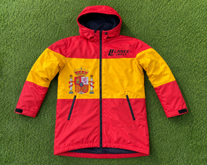 Parka de Natación de Alta Calidad con la Bandera de España |   Chaqueta Impermeable con Capucha Personalizada con Forro Polar Sherpa para Natación, Surf y Buceo en Invierno - Product Image 6