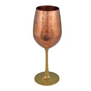 Verres à vin vintage en cuivre, gobelets en métal martelé faits à la main, à long pied, vaisselle décorative pour bar, idéaux pour les fêtes - Product Image 4