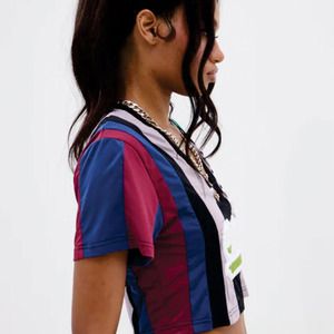Camiseta Corta de Fútbol Americano a Rayas para Mujer, con Parche de Chenilla, Manga Corta, Poliéster, Ropa Urbana, Fabricación OEM - Product Image 6
