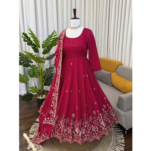 Anarkali Elegante de Alta Calidad con Conjunto Plazoo para Bodas, Fiestas, Compromisos y Festivales, Disponible para la Venta - Product Image 1