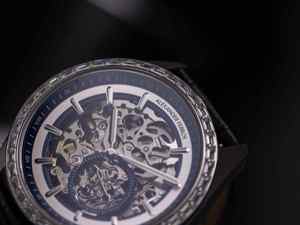 นาฬิกาข้อมือผู้ชาย ระบบออโตเมติก รุ่น Mechanical Fashion Automatic ขนาด 40 มม. หน้าปัดทรงกลม Alexander Ferros 9261S-05 กระจกแซฟไฟร์ กันน้ำ สายสแตนเลสสตีล พร้อมหัวเข็มขัด - Product Image 3