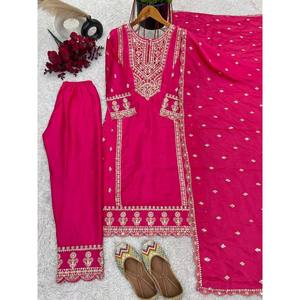 Ensemble pour femme Beautiful Party Wear Top-Bottom et Dupatta - Product Image 4