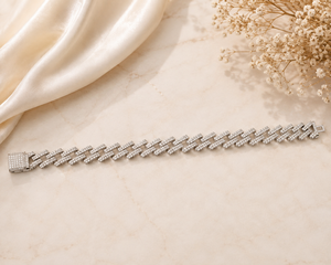 Collier chaîne Figaro en argent 925 plaqué rhodium pour femme avec cristaux de strass sertis en canal, bijoux de mariage de luxe géométriques - Product Image 4