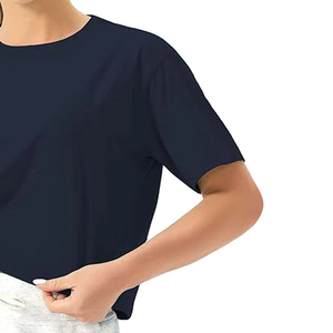 T-shirt court pour femme, style décontracté, tissu en coton doux, respirant, manches courtes, coupe ajustée, confortable pour un usage quotidien en été. - Product Image 6