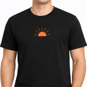 เสื้อยืดสีดำสำหรับผู้ชายขายดี |   ลายพิมพ์กราฟิกพระอาทิตย์สีส้มสไตล์มินิมอล |   ชุดลำลองชายหาดฤดูร้อนสไตล์สตรีทแวร์ - Product Image 2