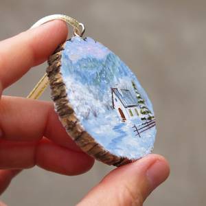 Ornement en bois suspendu fait main avec des motifs et des motifs festifs saisonniers - Product Image 5
