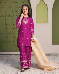 Salwar Kameez Morado Bordado para Niñas, Ropa Casual Tradicional India de Algodón, Largo hasta el Tobillo, Corte Regular - Product Image 1