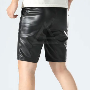 Shorts en cuir pour hommes, matériau doux de haute qualité, design moderne, coupe confortable, idéal pour les tenues décontractées, le sport et les voyages - Product Image 3