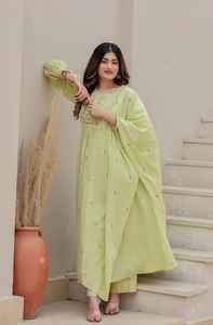 Ensemble Kurta en coton couleur pistache avec broderie à la main, haut et pantalon de créateur pour soirée, haut brodé en coton avec pantalon et dupatta - Product Image 3