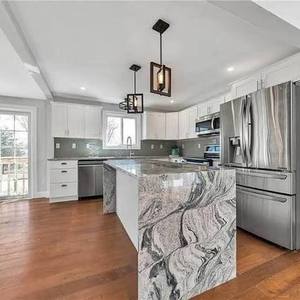 Îlot en quartzite blanc Viscon, dalle polie, pierre naturelle découpée sur mesure, revêtement mural, cuisine et salon modernes - Product Image 5