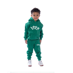 Conjunto Deportivo Informal Unisex para Niños, Sudadera con Capucha Negra y Pantalones Deportivos, Manga Larga, Color Sólido, con Cierre de Cordón y Bolsillos Laterales - Product Image 1