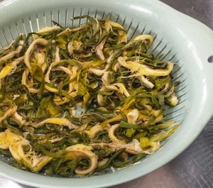 Fleurs de fruits du dragon séchées naturelles pour infusion à base de plantes et soutien du foie du Vietnam - Product Image 1