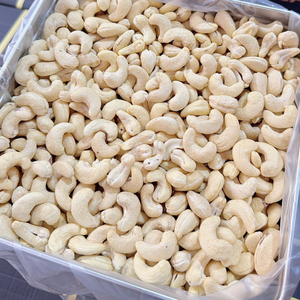 เม็ดมะม่วงหิมพานต์ราคาโรงงาน เม็ดมะม่วงหิมพานต์ คัชชู บาดัม ซานติโก - Product Image 1