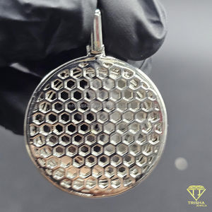 Collar de Lujo con Colgante de Antílope y Moneda Krugerrand, Bisel de Diamantes Iced Out, Pieza de Diseño de Alta Definición Inspirada en Diseñadores - Product Image 4