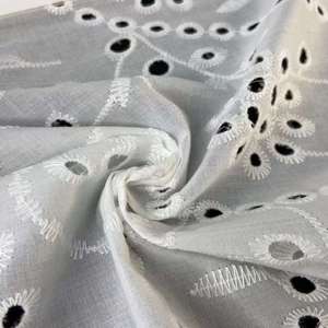 Tissu de robe en voile de coton blanc de luxe écologique brodé à l'œillet, garniture en dentelle large et douce, vente chaude - Product Image 2