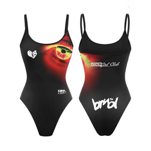 Traje de baño de poliéster y spandex premium de 220 GSM, negro con panel gráfico rojo, estampado por sublimación, logotipo personalizado, traje de baño para mujer - Product Image 1