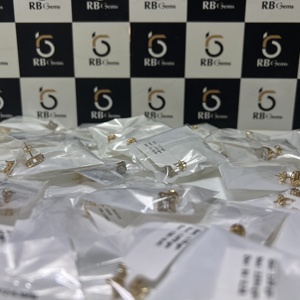Pendientes de Diamantes Moissanite Cultivados en Laboratorio VVS, Unisex, Oro Amarillo de 14k, Corte Clásico en Forma de Cojín, Certificados por IGI, Regalo de Compromiso - Product Image 5