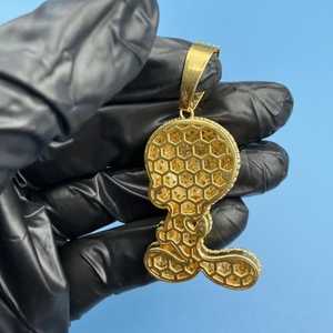 Pendentif Tweety Bird Iced Out en Argent 925 Plaqué Or 18K avec Moissanite Ronde Taille Brillant, Breloque Cartoon, Cadeau Unisexe - Product Image 5