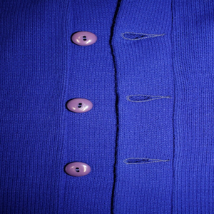 Pull cardigan universitaire vintage en acrylique sans marque, qualité export 2025, style années 60, bleu - Product Image 4