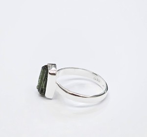 Anillo de Cristal de Turmalina Verde Natural en Plata de Ley 925, Anillo de Diseño Moderno Hecho a Mano Antideslustre para Bodas y Fiestas - Product Image 4