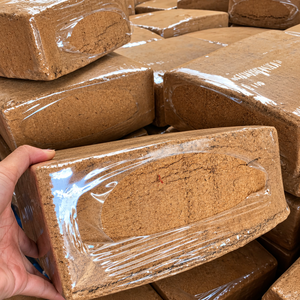 Blocs de tourbe de coco naturelle du Vietnam - Tourbe de coco de qualité supérieure pour l'agriculture et le jardinage / Mme Alina - Product Image 3
