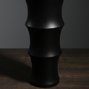 Vase à fleurs moderne en aluminium coulé noir mat, design bambou côtelé, vase pilier minimaliste moderne pour la décoration de la maison et du bureau - Product Image 6