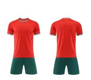 Conjunto de Camiseta de Fútbol Roja para Hombre con Pantalones Cortos Azul Marino, Cuello en V, Manga Corta, Poliéster que Absorbe la Humedad, Ajuste Atlético para Todas las Temporadas - Product Image 2