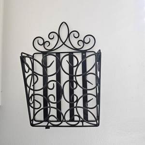 Premium Quality <b>Iron</b> Wall Hanging Basket for Export Wholesale Home Garden Decorative Accessories Manufacturers - Product Image 1