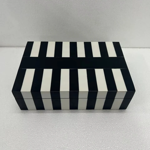 Boîte en résine artisanale écologique de designer avec motif de style ange, taille personnalisable pour cadeau, décoration intérieure, rangement élégant - Product Image 5