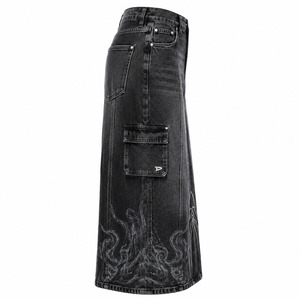 Jupe cargo en jean gothique pour femme, style Y2K, noire délavée, longueur midi, taille haute, poches utilitaires, rivets, streetwear - Product Image 3