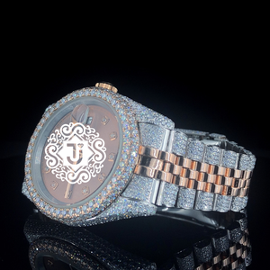 Reloj de Diamantes Mossiante de Lujo y Calidad Premium, Completamente Cubierto de Diamantes, con Acero Inoxidable, para Fiestas y Eventos, Disponible para la Venta - Product Image 3