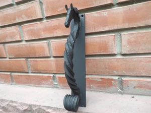 Poignée de portail en fer forgé résistant à la rouille, finition peinte à la main, style asiatique, design tête de cheval, installation facile - Product Image 2