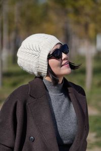 Chapeau en laine biologique durable |   Bonnet en laine de mouton éthique et sans cruauté, accessoire pour femme en maille respirante et écologique - Product Image 5